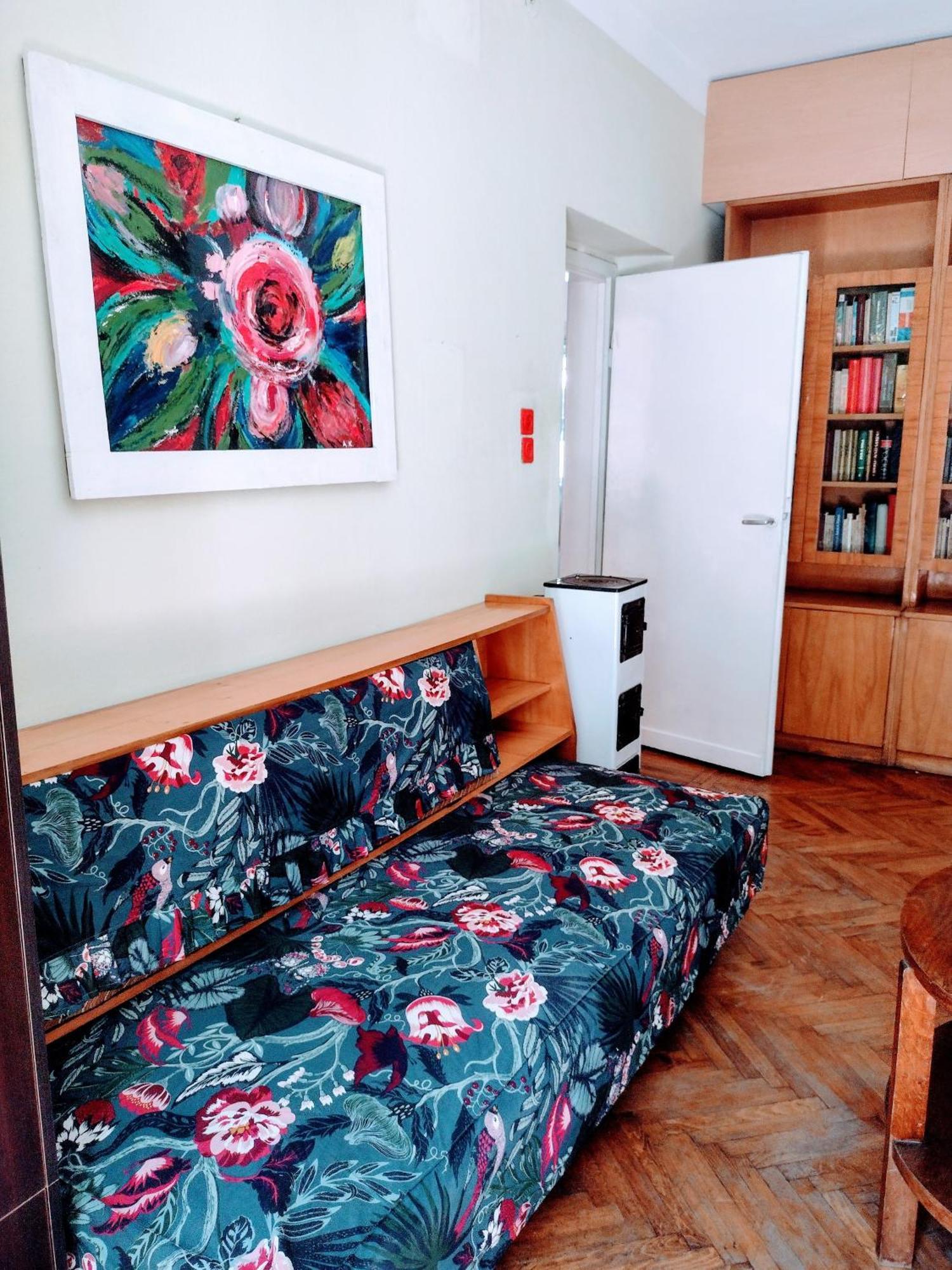 Era Echoes - Preserved Historical Apartment Тирана Екстер'єр фото